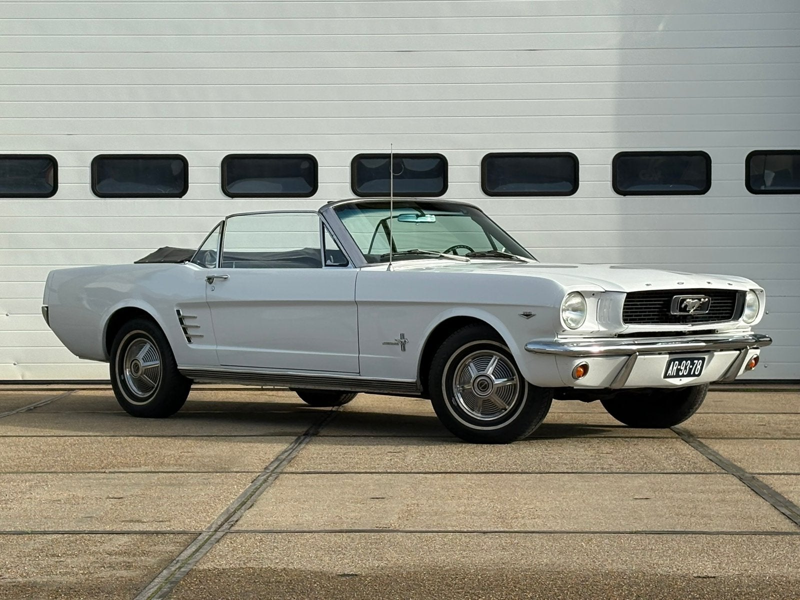 Ford Mustang Convertible | 1966 | 289 V8 | C Code |, Cabriolet, Wit, Leder, Bedrijf