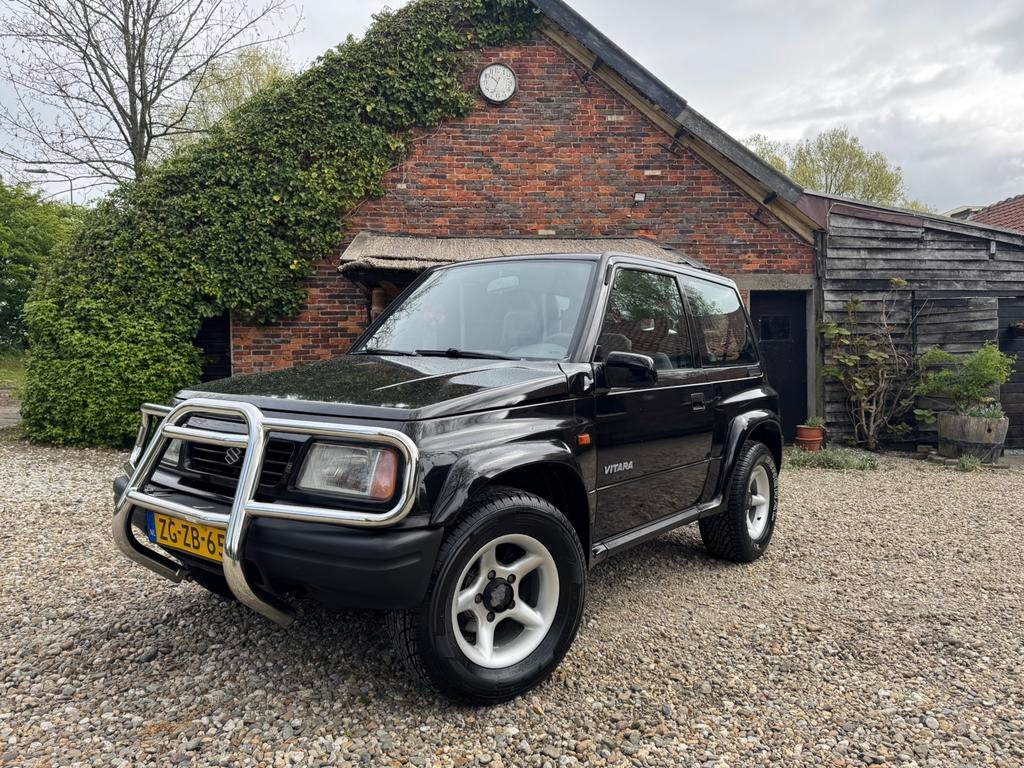 Suzuki Vitara 1.6 Metaltop 8V 4X4 1999 Zwart 30dkm *UNIEK*, 1450 kg, 4 cilinders, Handgeschakeld, Particulier