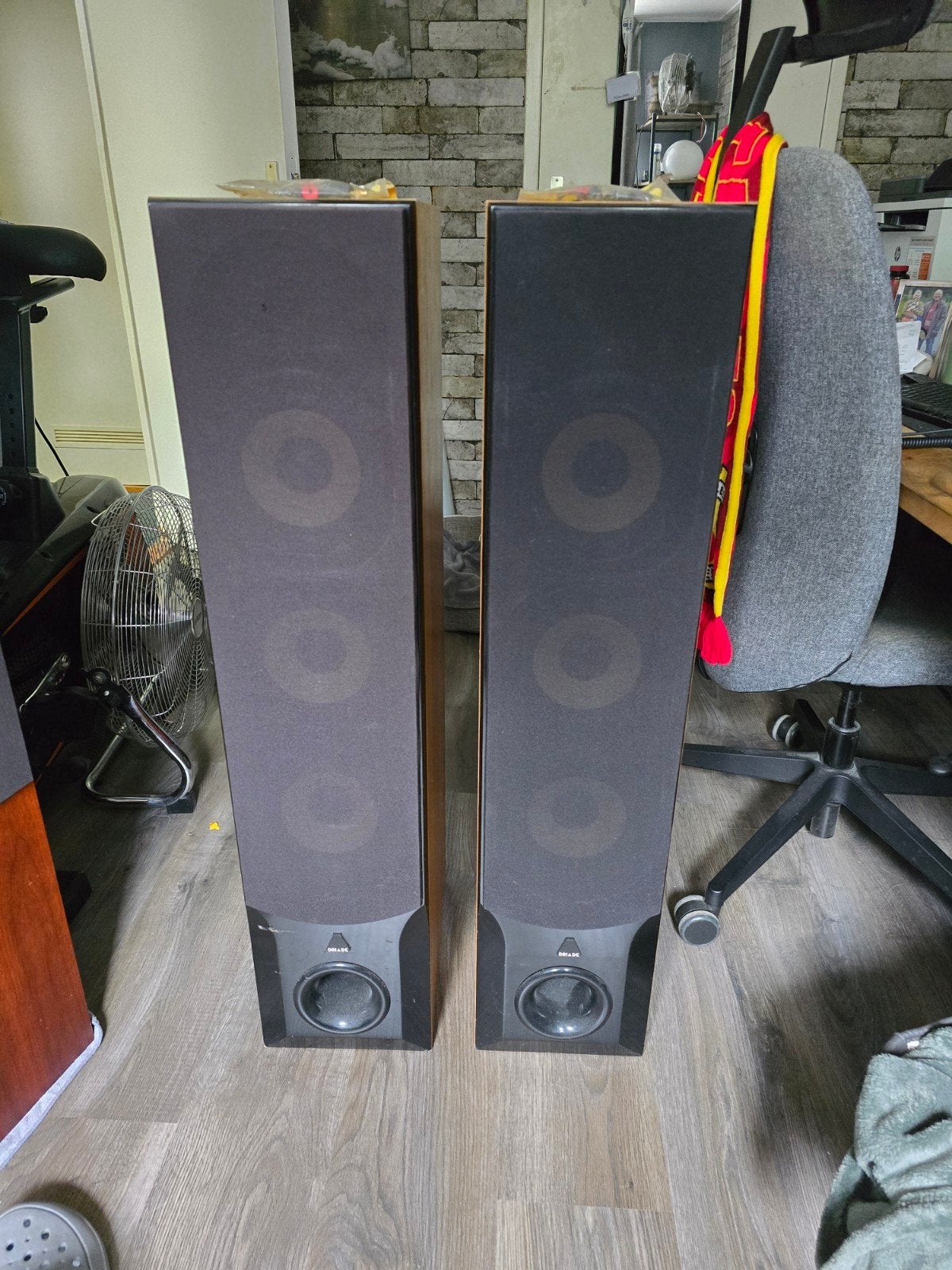 Driade D54/CH zuilspeakers – 6 ohm – 30-200W