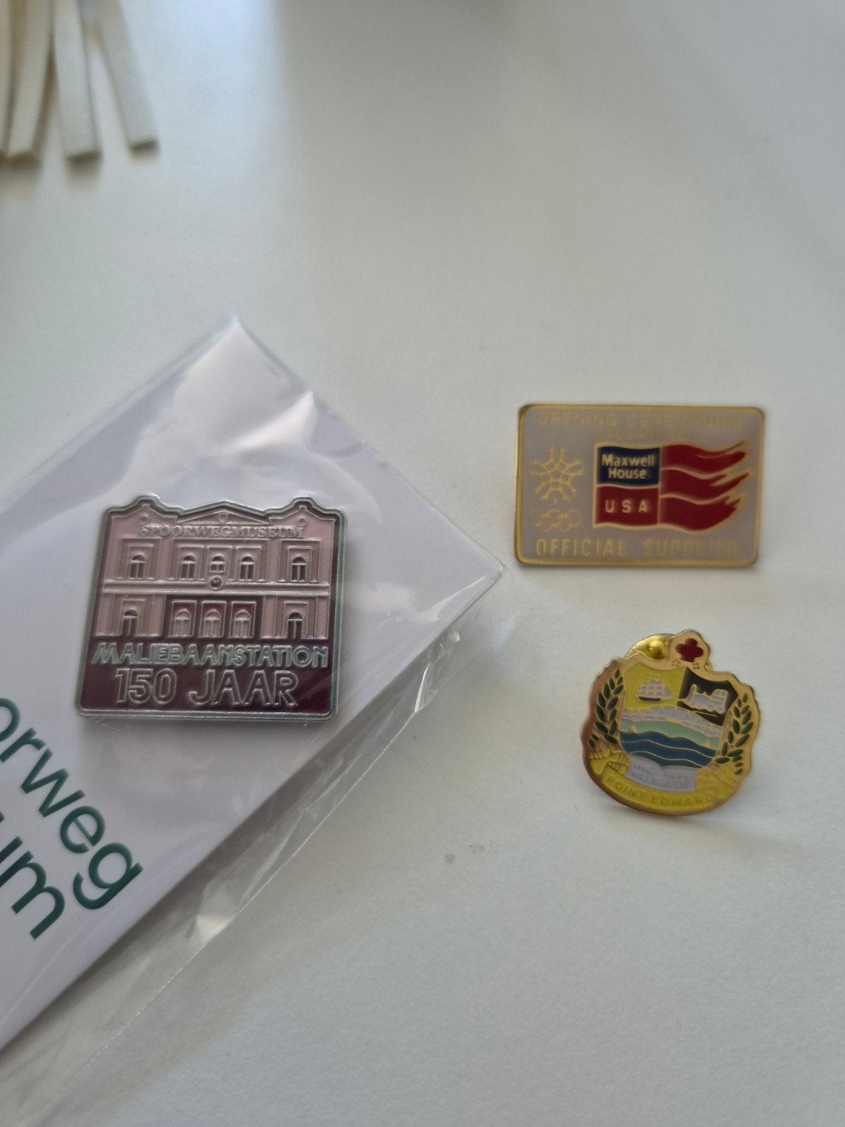Set van 3 pins: Spoorwegmuseum, Maxwell House, Point Edward, Verzamelen, Speldjes, Pins en Buttons, Zo goed als nieuw, Speldje of Pin