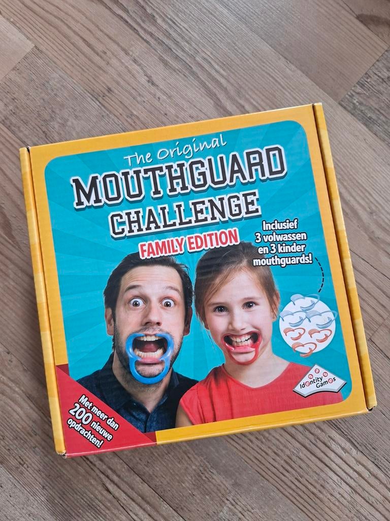 Mouthguard Challenge Family Edition, Vijf spelers of meer, Ophalen of Verzenden, Zo goed als nieuw