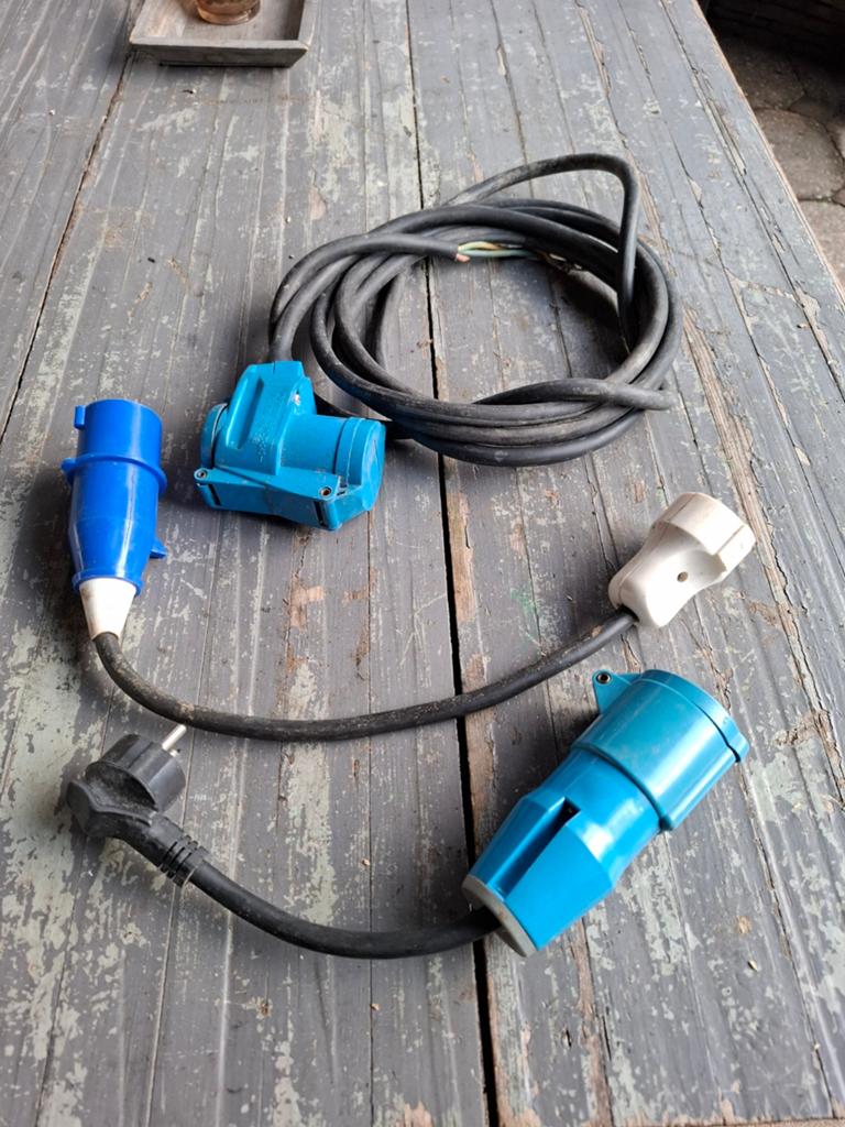 CEE verlengkabel met Schuko adapter en stopcontact, Ophalen of Verzenden, Gebruikt