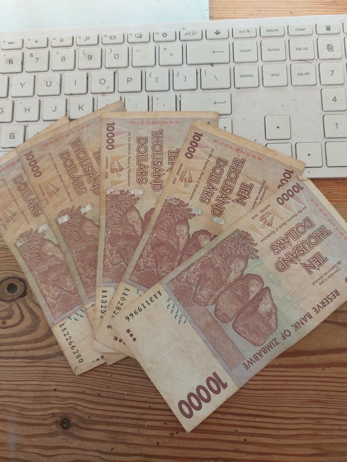 Set van 5 Zimbabwaanse biljetten van 10.000 dollar (2008), Verzenden, Setje