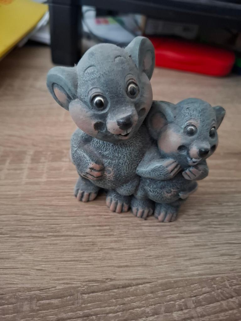 Schattig koppel koala beeldje - grijs, Ophalen of Verzenden, Grijs, Steen/keramiek, Landelijk