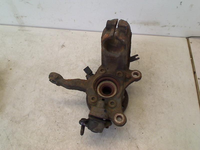 Fusee Links Voor wiellagerhuis Fiat 500 (312) 2013 51857829, FCA Germany GmbH, Gebruikt, IPC D1-09 Bahnhofsplatz, Rüsselsheim am Main 65423, , Duitsland
