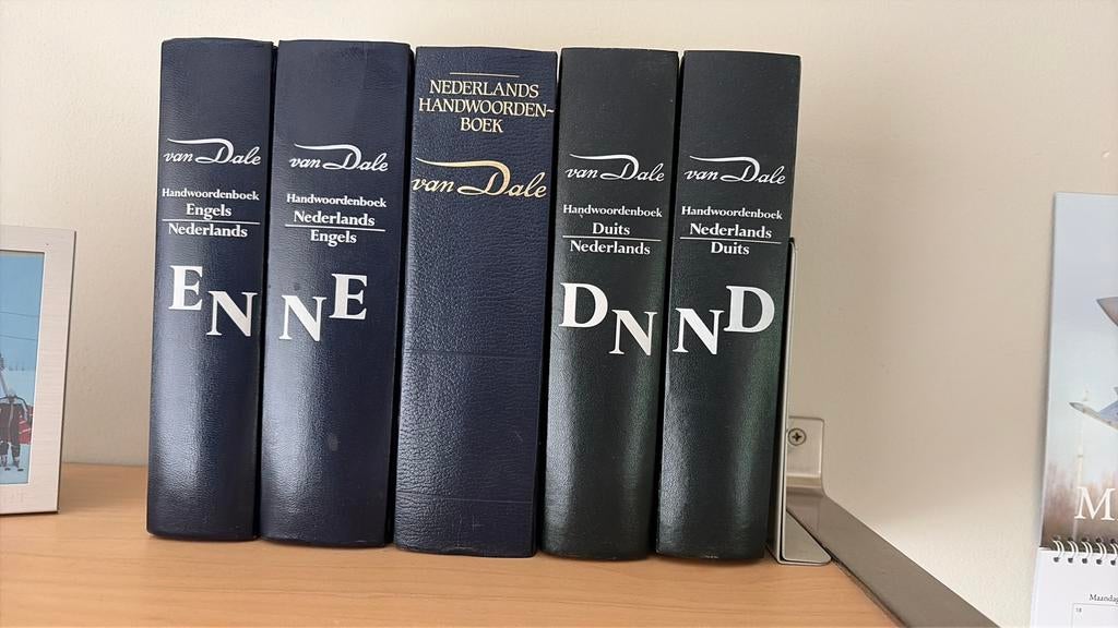 Van dale woordenboeken Nederlands, Engels en Duits, Boeken, Woordenboeken, Ophalen, Zo goed als nieuw, Van Dale, Nederlands