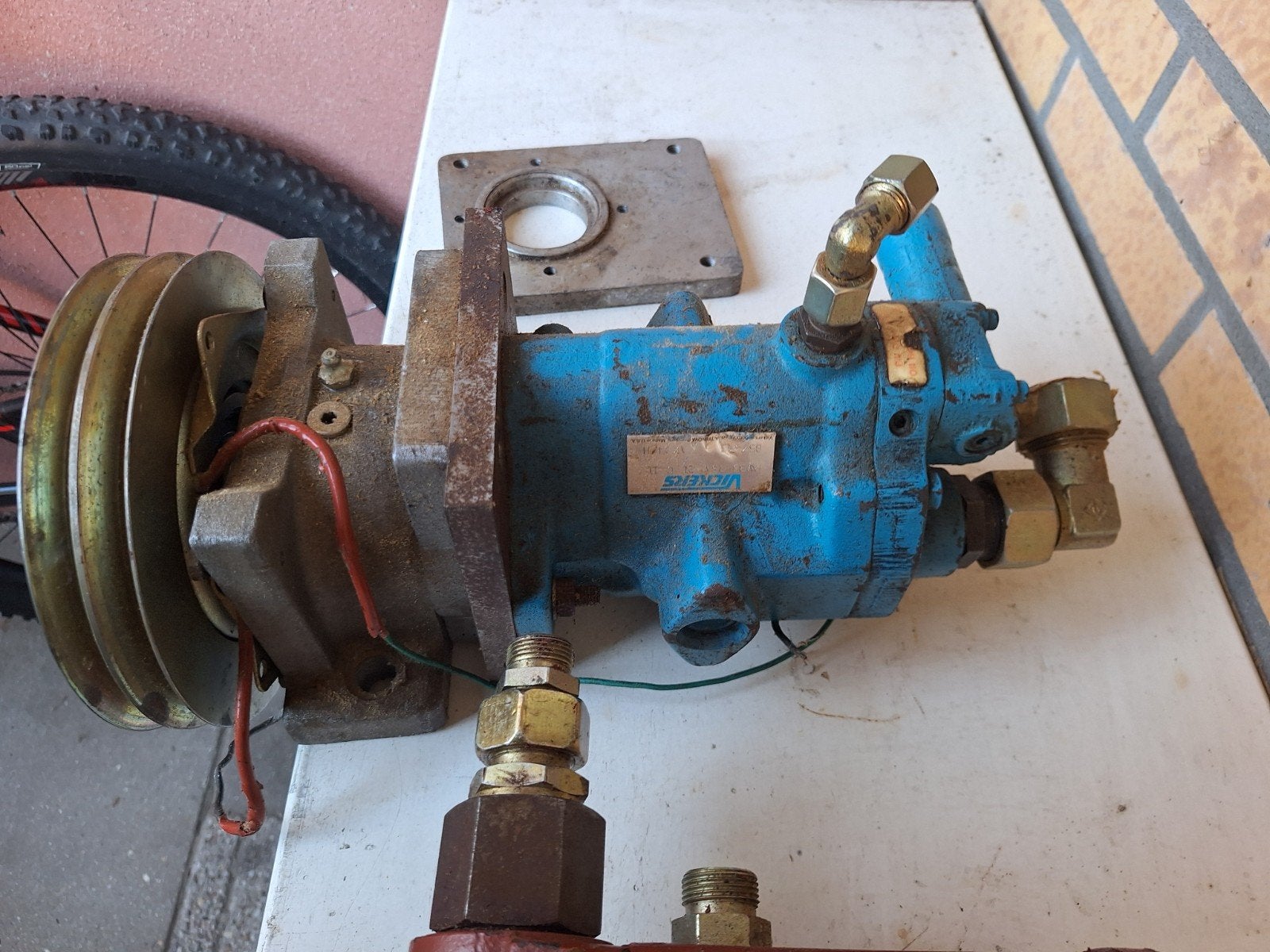Hydraulische Pompen - Vickers en Eaton, Doe-het-zelf en Verbouw, Ophalen