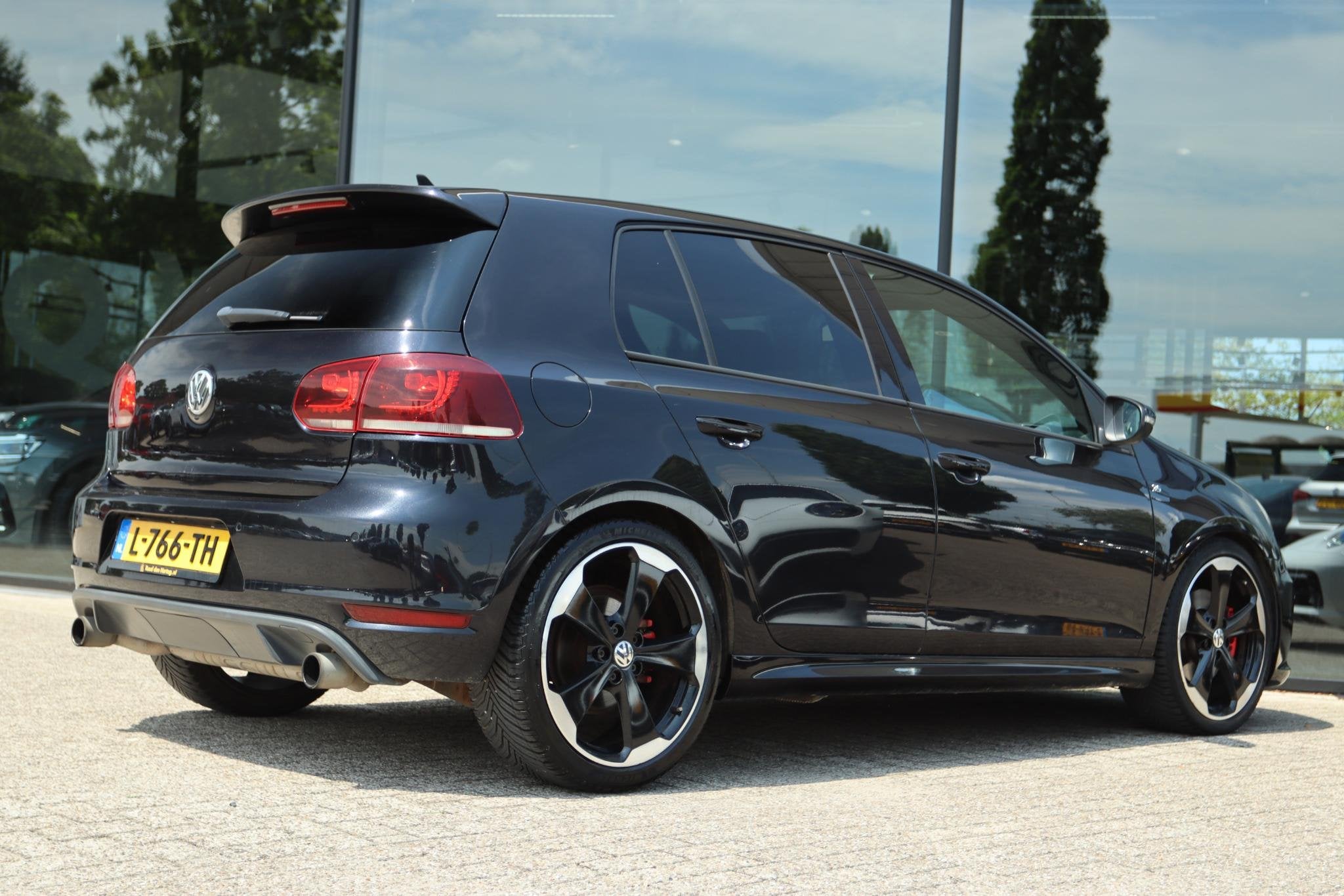 VOLKSWAGEN GOLF 2.0 GTI EDITION 35 DSG | XENON | DYNAUDIO |, Euro 5, Gebruikt, Zwart, 4 cilinders