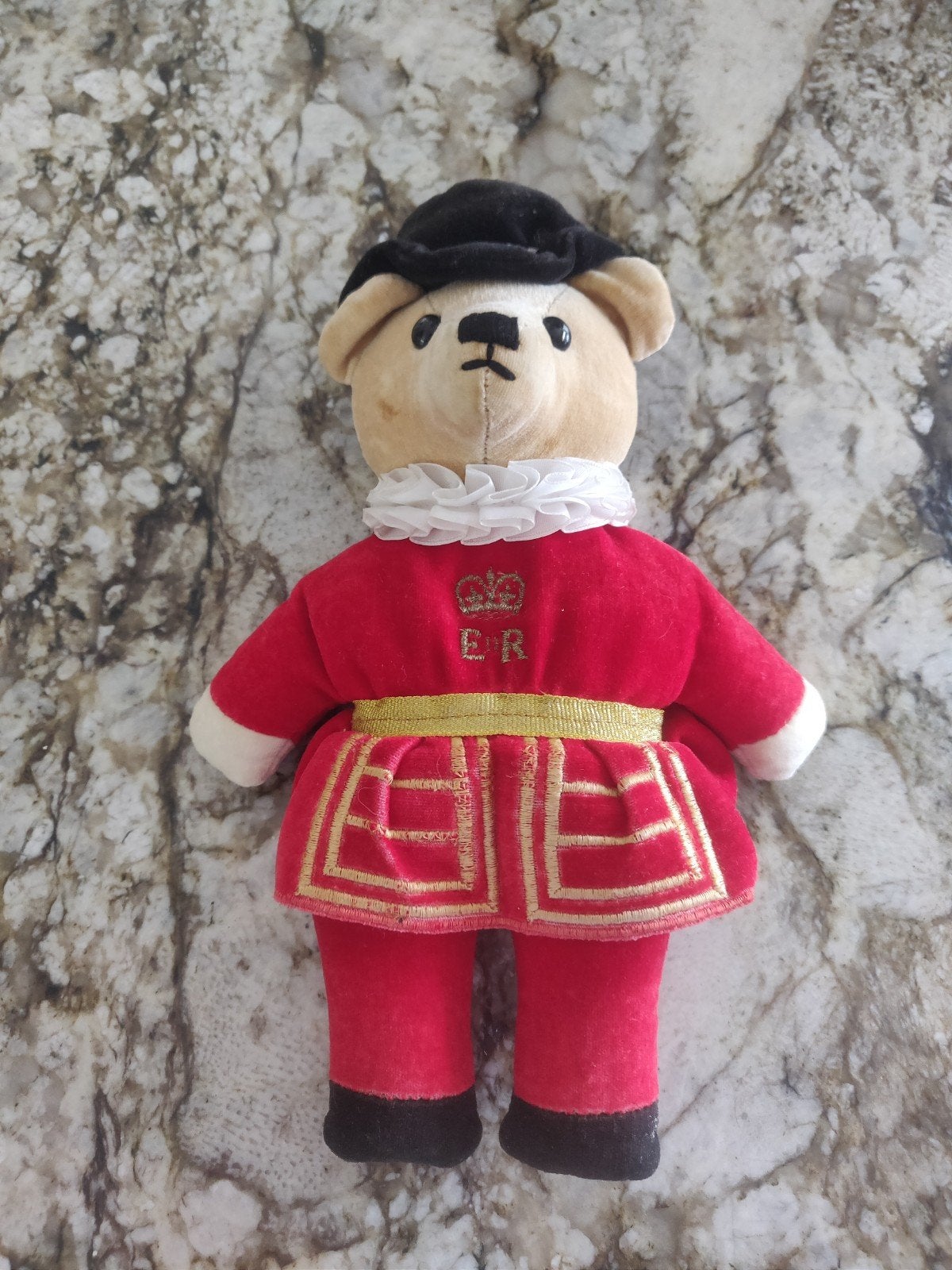 Beefeater beertje, Ophalen, Stoffen beer, Overige merken