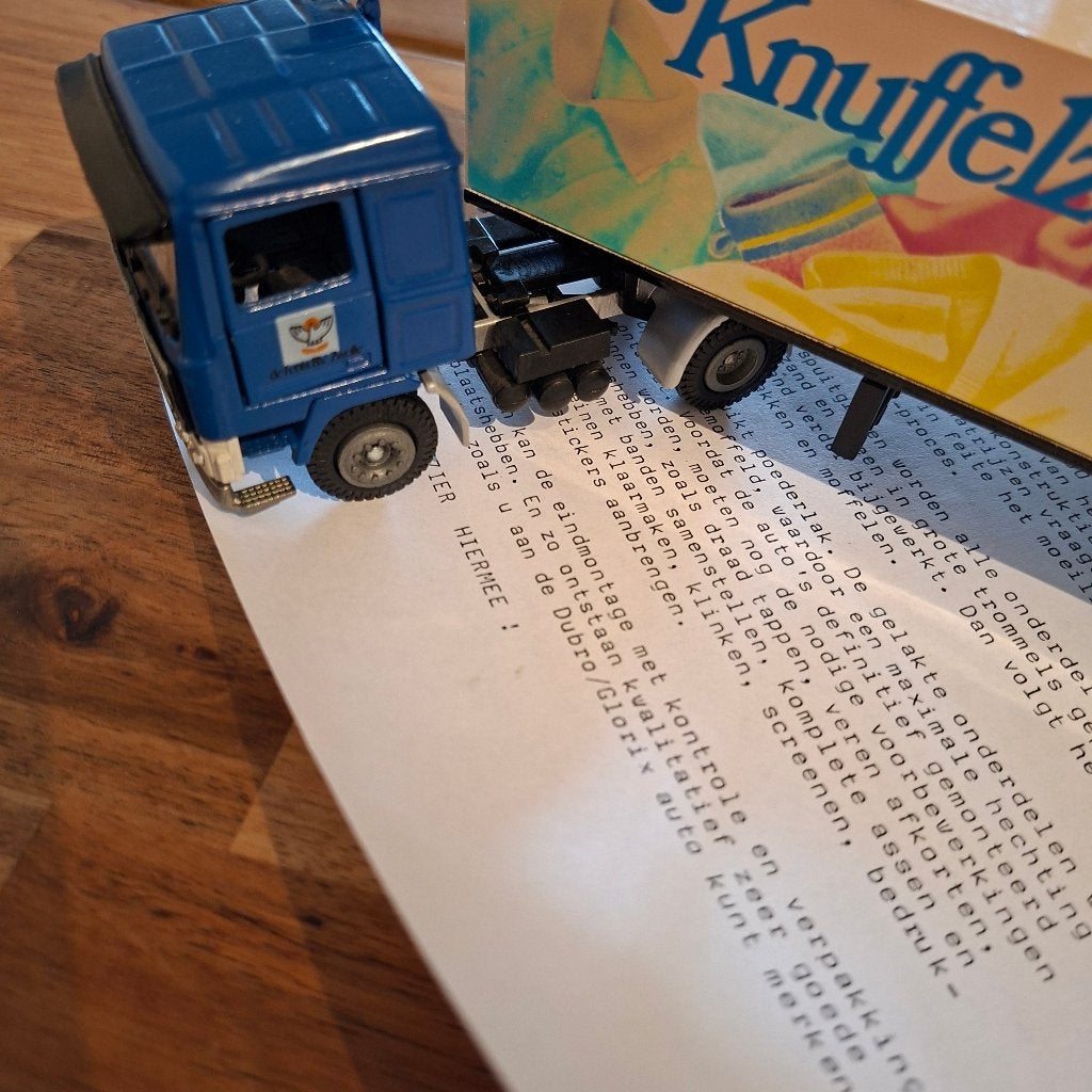 Tekno Robijn Knuffelzacht VOLVO F 12 met oplegger,W.SPREAD., Verzenden, Zo goed als nieuw, Bus of Vrachtwagen, Tekno