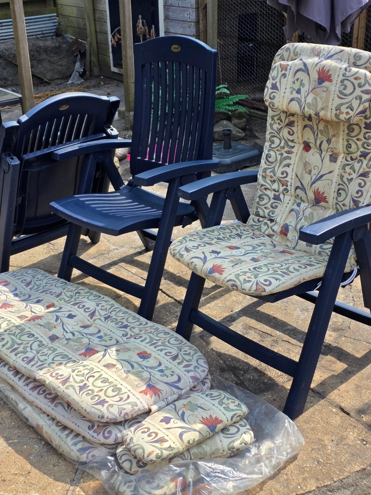 3 Hartman tuinstoelen met 4 kussens, Ophalen