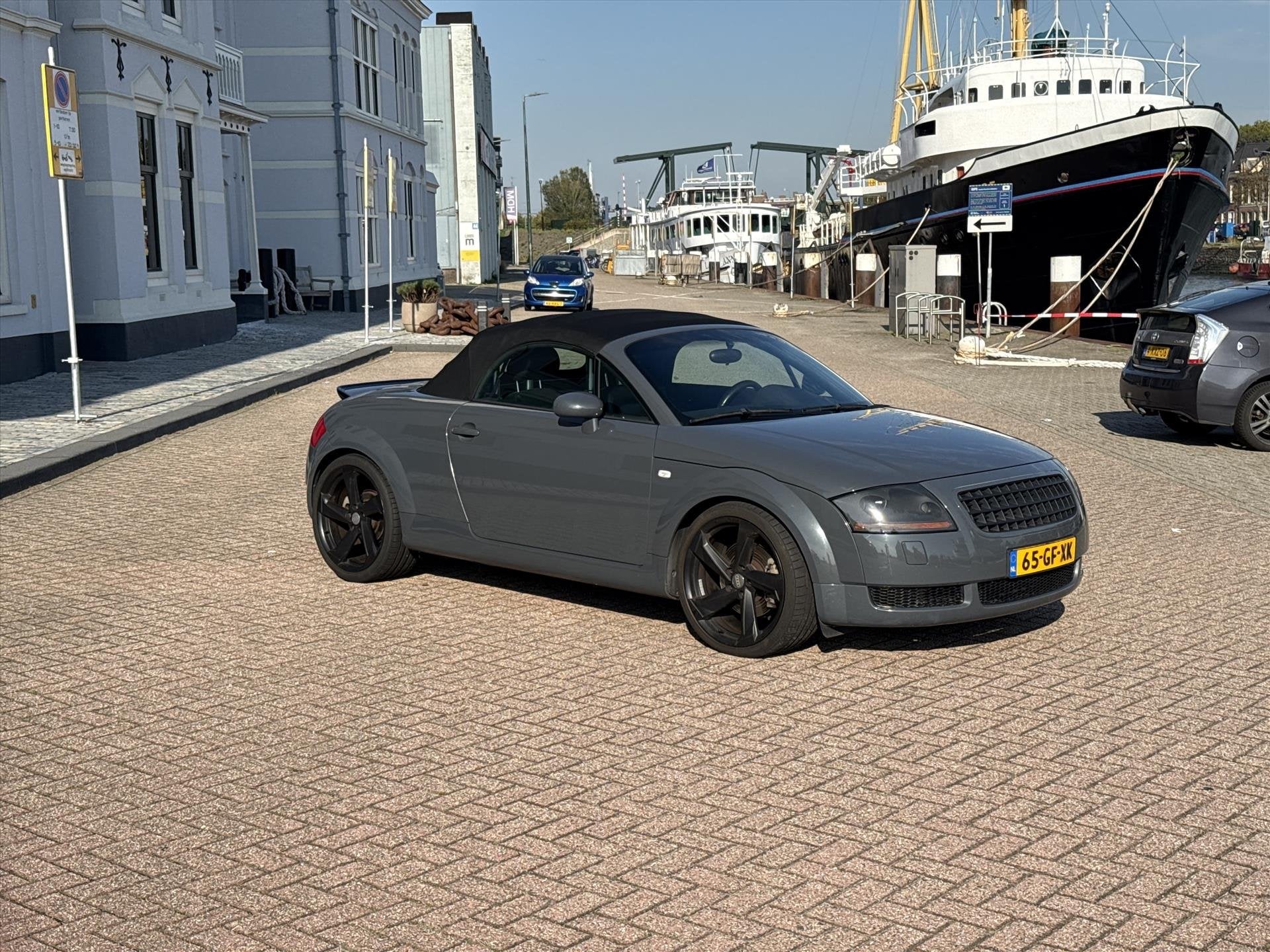 Audi TT 1.8 T ROADSTER QUATTRO 165KW, Auto's, Zwart, Cabriolet, Bedrijf, Handgeschakeld
