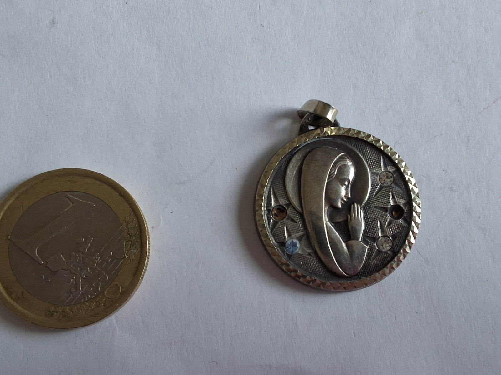 Vintage Medaille Heilige Maagd Maria Lourdes Sterren, Ophalen of Verzenden, Overige materialen, Hanger, Met edelsteen