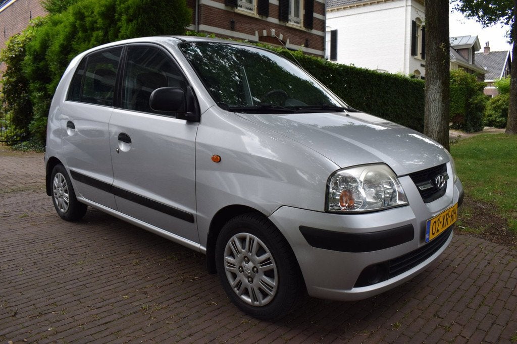 Hyundai Atos 1.1i Active Young , Nieuwe Distributie set, Auto's, Hyundai, Voorwielaandrijving, 31 €/maand, 4 cilinders, Origineel Nederlands