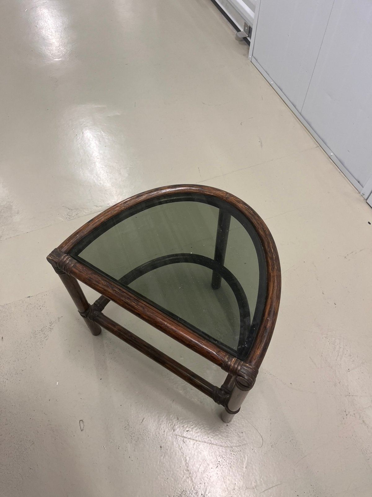 Leuk bamboe tafeltje met glazen blad T.E.A.B., Ophalen, Gebruikt, Overige vormen, 50 tot 100 cm