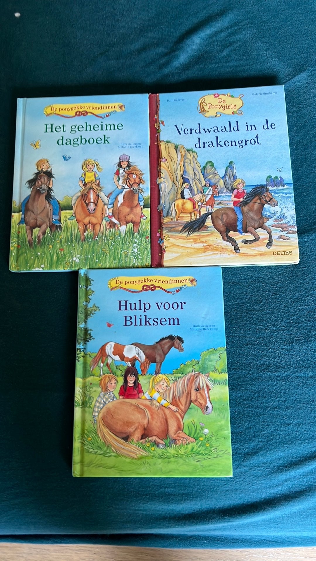 De pony gekke vriendinnen, Ophalen of Verzenden, Zo goed als nieuw
