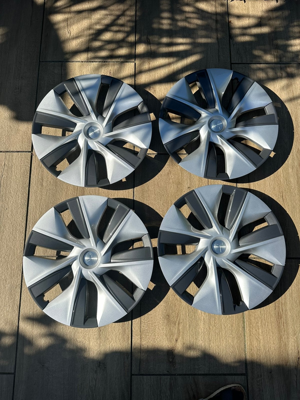 4 Tesla Model Y Gemini wieldoppen - NIEUW!