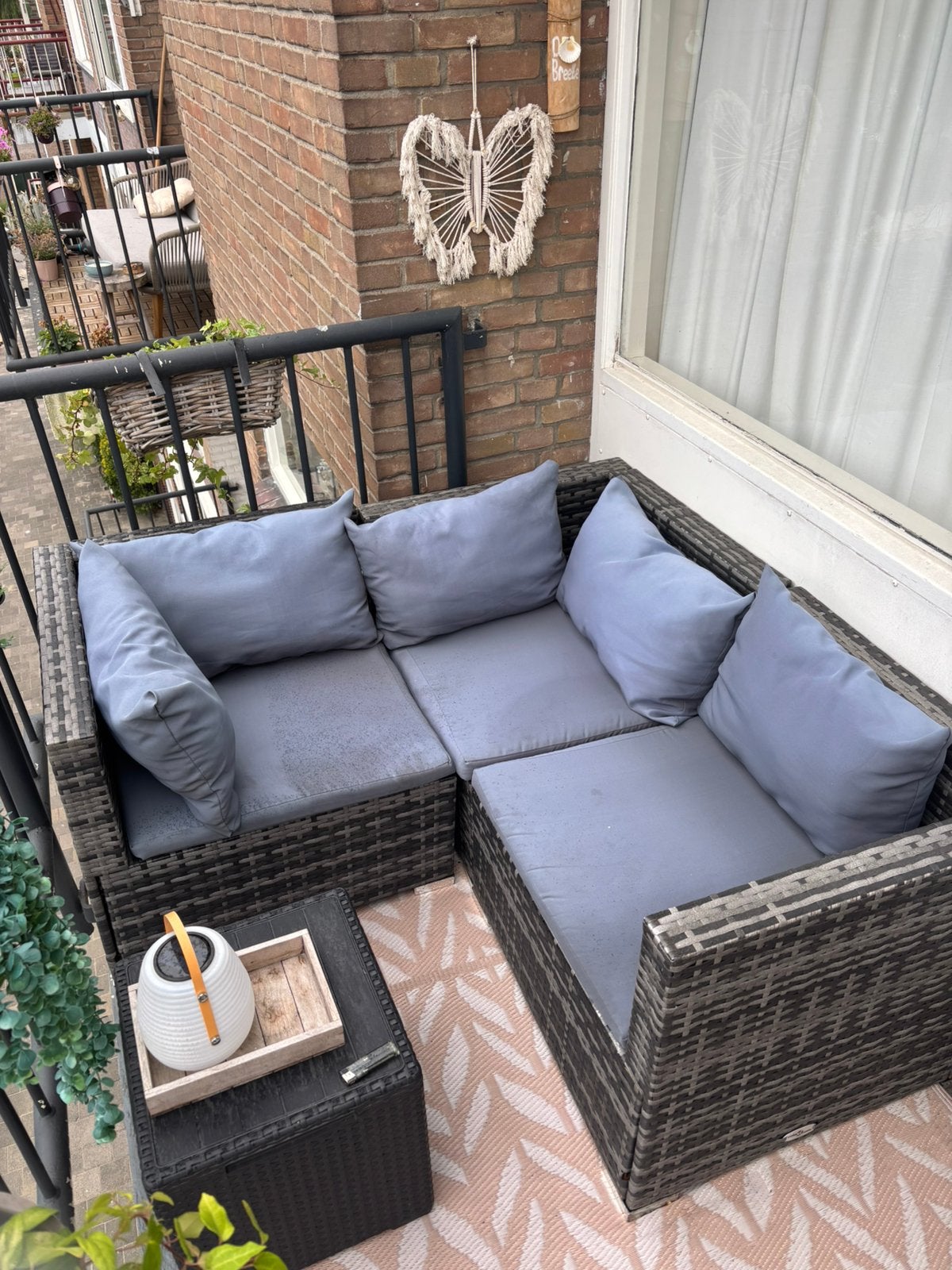 Stijlvolle balkon hoekbank modulair-grijs rattan met tafel, Ophalen, Zo goed als nieuw, Kunststof