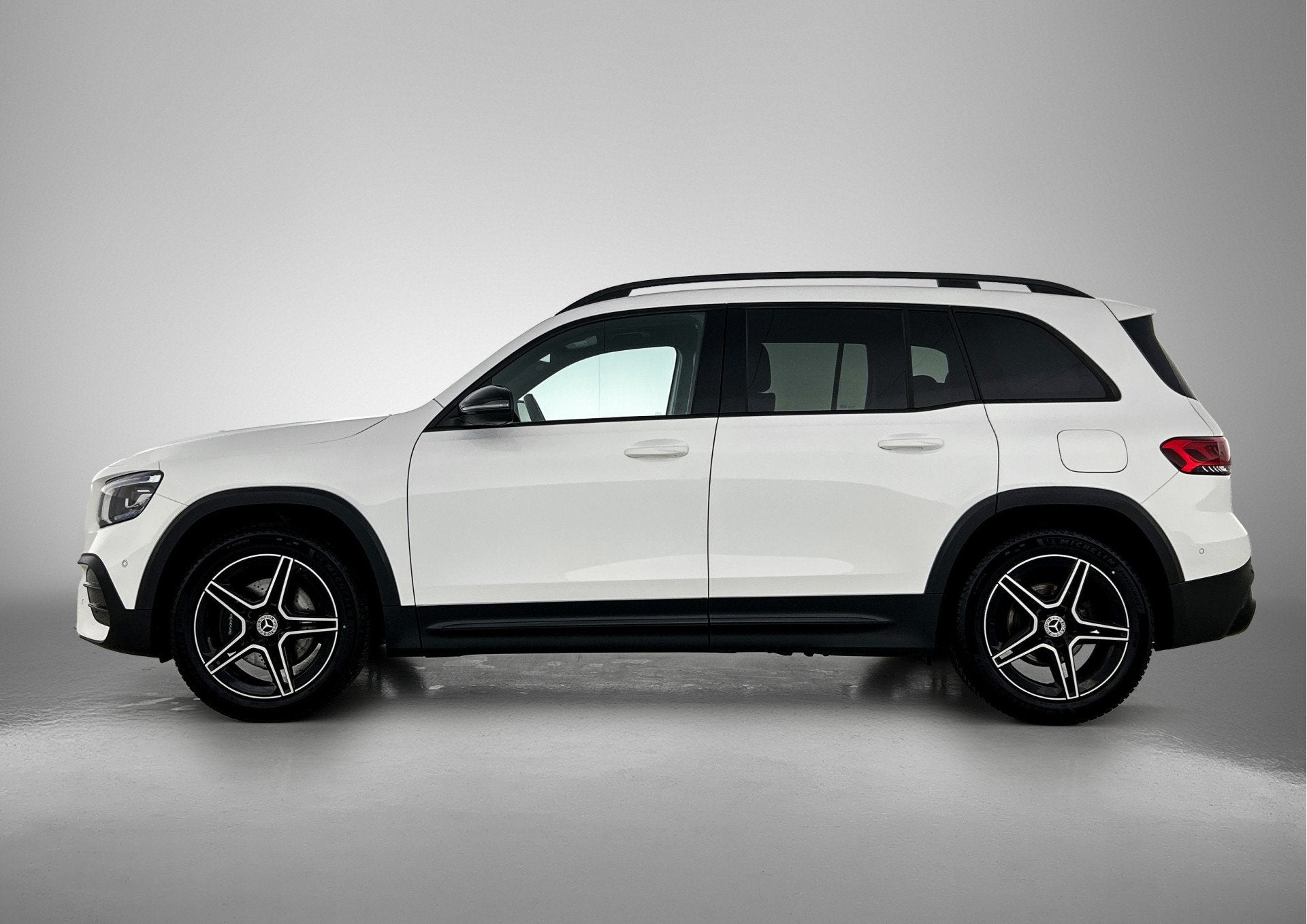 Mercedes-Benz GLB 200 Business Solution AMG | Multibeam LED, Auto's, 12 maanden, 4 cilinders, 14 km/l, Bedrijf