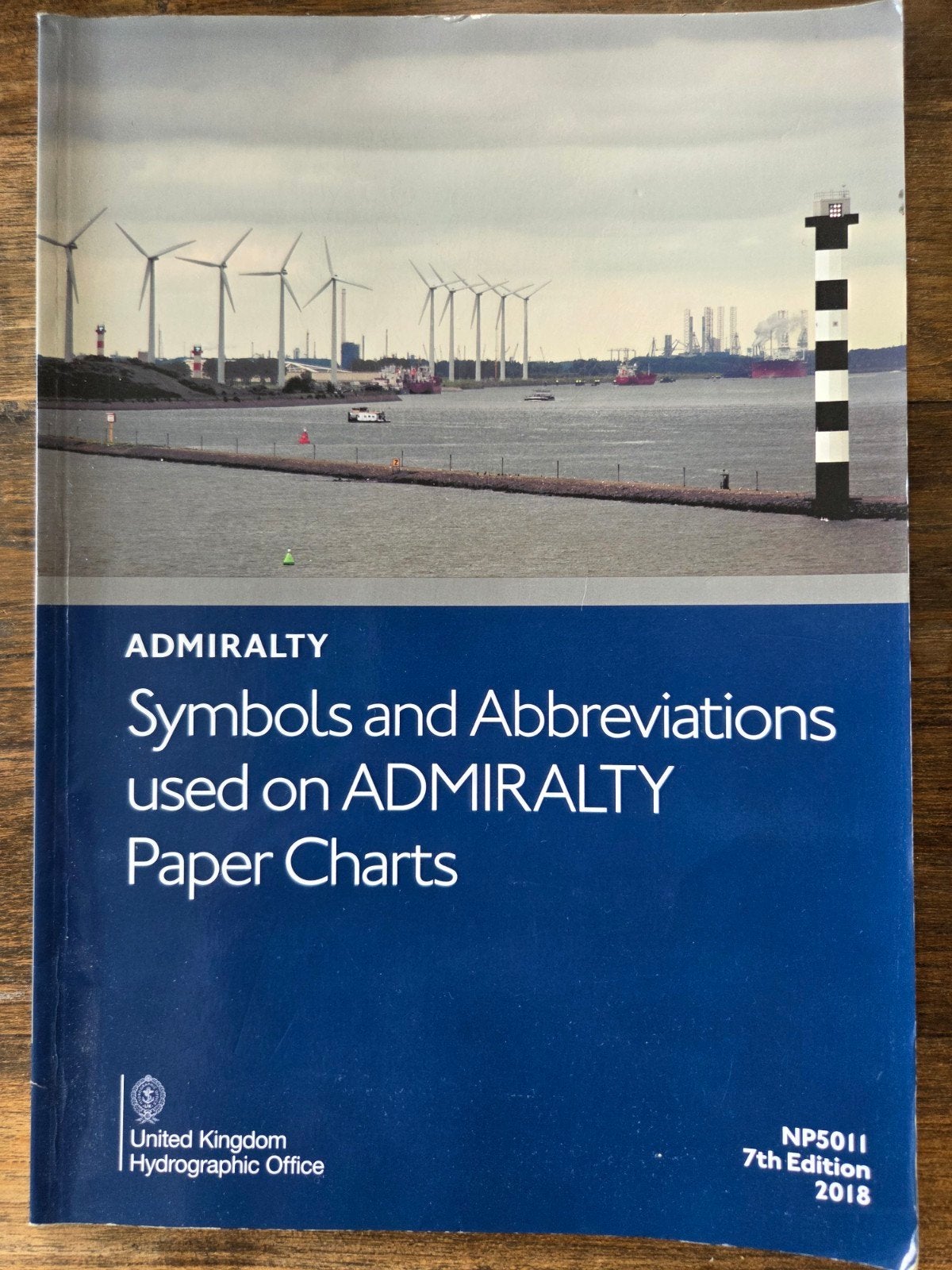Admiralty Symbols and Abbreviations Paper Charts NP5011, Gelezen, United Kingdom Hydrographic Office, Ophalen of Verzenden, Overige onderwerpen