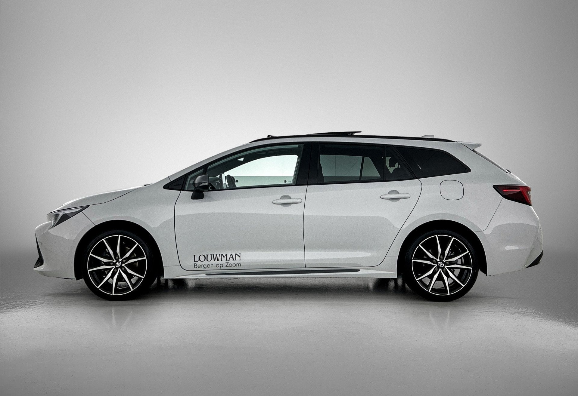 Toyota Corolla Touring Sports Hybrid 180 GR Sport | Navigati, Auto's, Toyota, 12 maanden, 4 cilinders, Automatische klimaatregeling