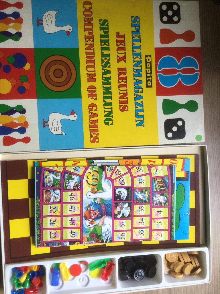 Spellen doos uit de jaren 80, spellenmagazijn, Ophalen of Verzenden