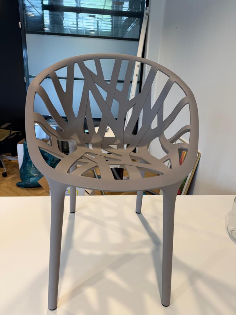 Vitra vegetal chair grijs 2x, Ophalen, Zo goed als nieuw, Grijs, Twee