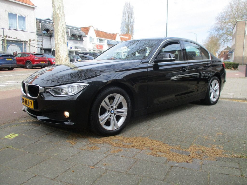 BMW 3-serie 320i EfficientDynamics Edition Upgrade Edition /, Auto's, Achterwielaandrijving, Gebruikt, 4 cilinders, Zwart