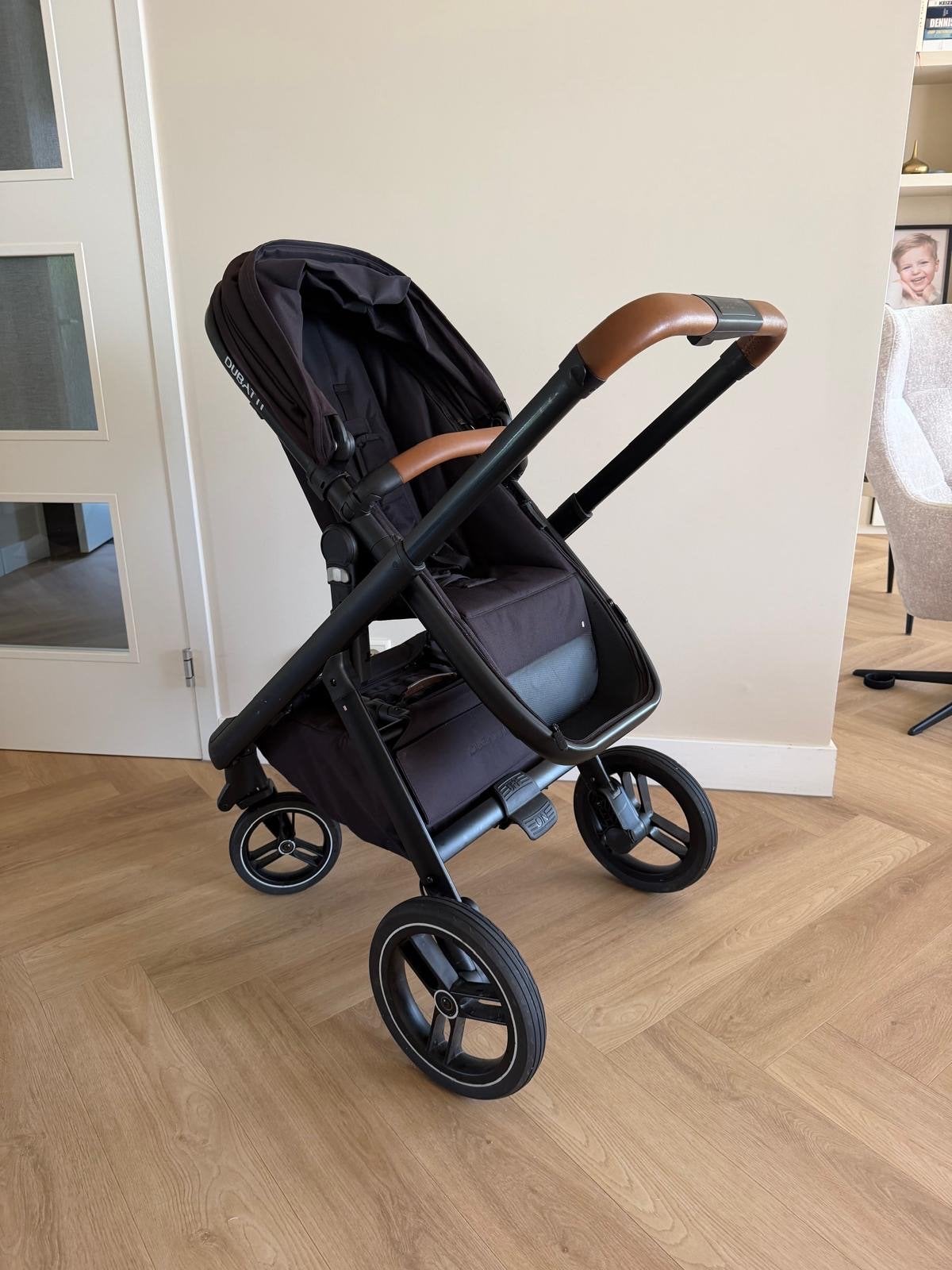 Dubatti One kinderwagen met reiswieg en buggy, Kinderen en Baby's, Kinderwagens en Combinaties, Luchtbanden, Zo goed als nieuw