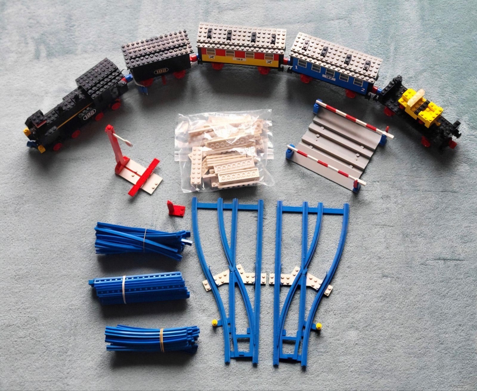 Lego trein 4,5 Volt rails, locomotief, wagons (set 182), Compleet, Gebruikt, Lego, Ophalen of Verzenden