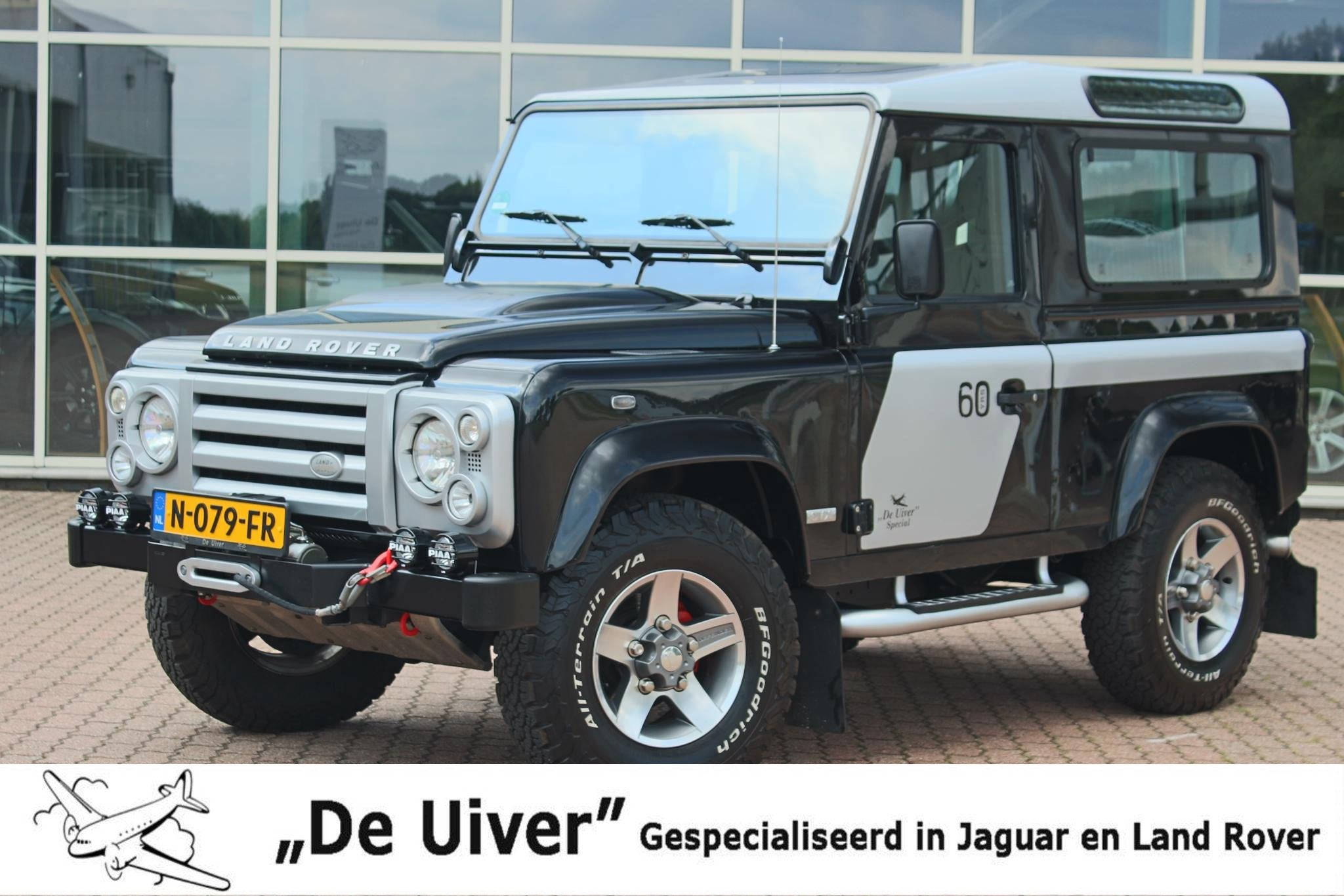 Land Rover Defender 2.4 TD 90 SW SVX 60th Anniversary „De, Auto's, Land Rover, 12 maanden, Stof, Gebruikt, 4 cilinders