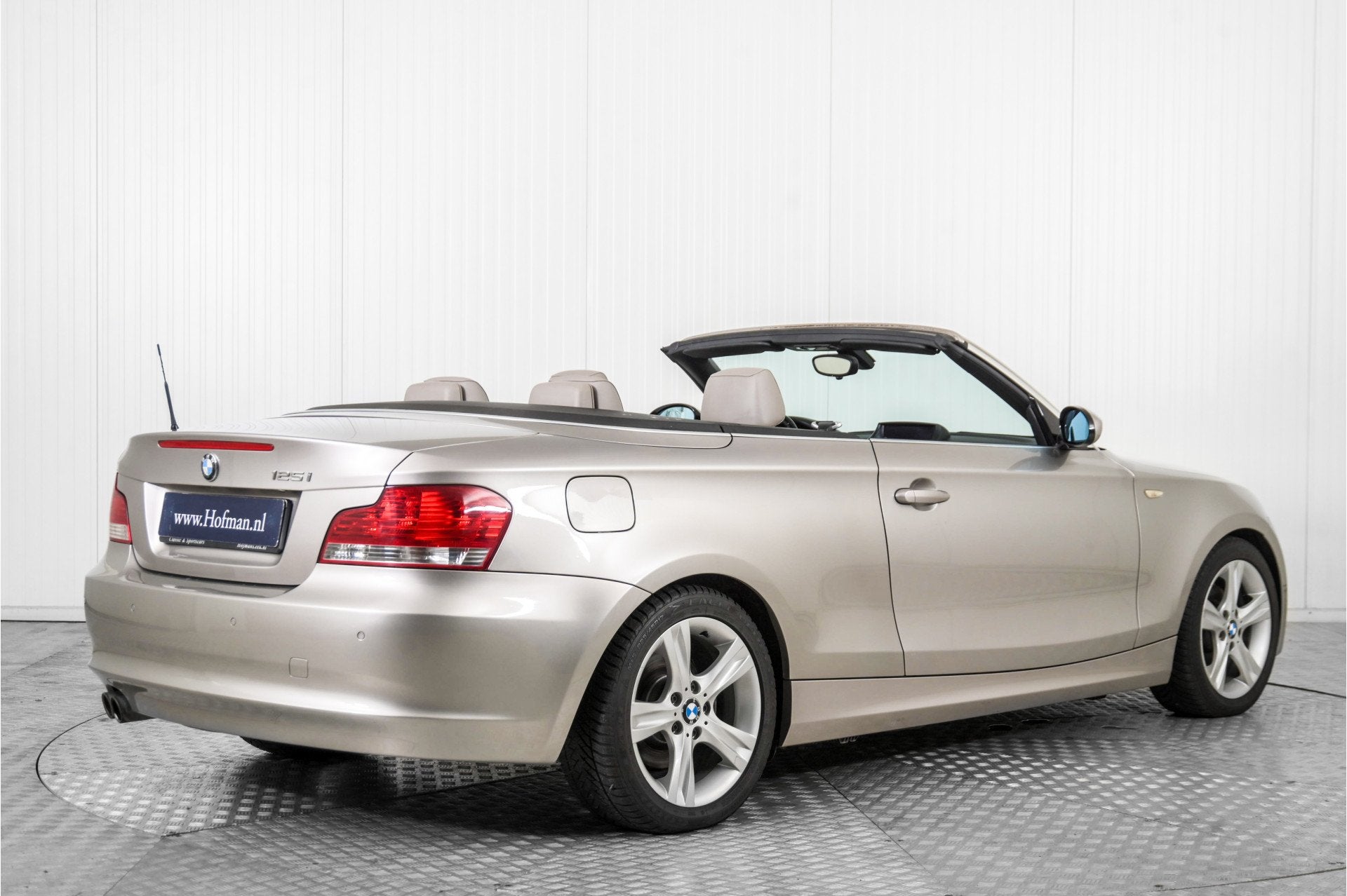 BMW 1 Serie Cabrio 125i automaat (bj 2008), Auto's, BMW, Automatische klimaatregeling, Achterwielaandrijving, Gebruikt, 4 stoelen