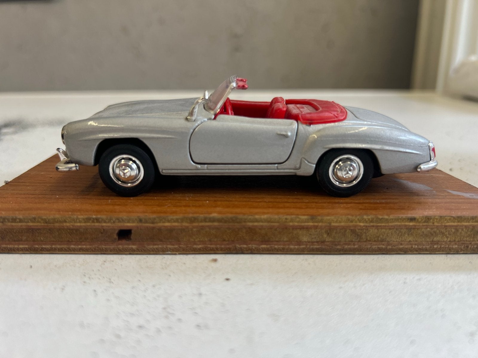 Zilverkleurige Mercedes-Benz 190 SL schaalmodel, Ophalen, Zo goed als nieuw