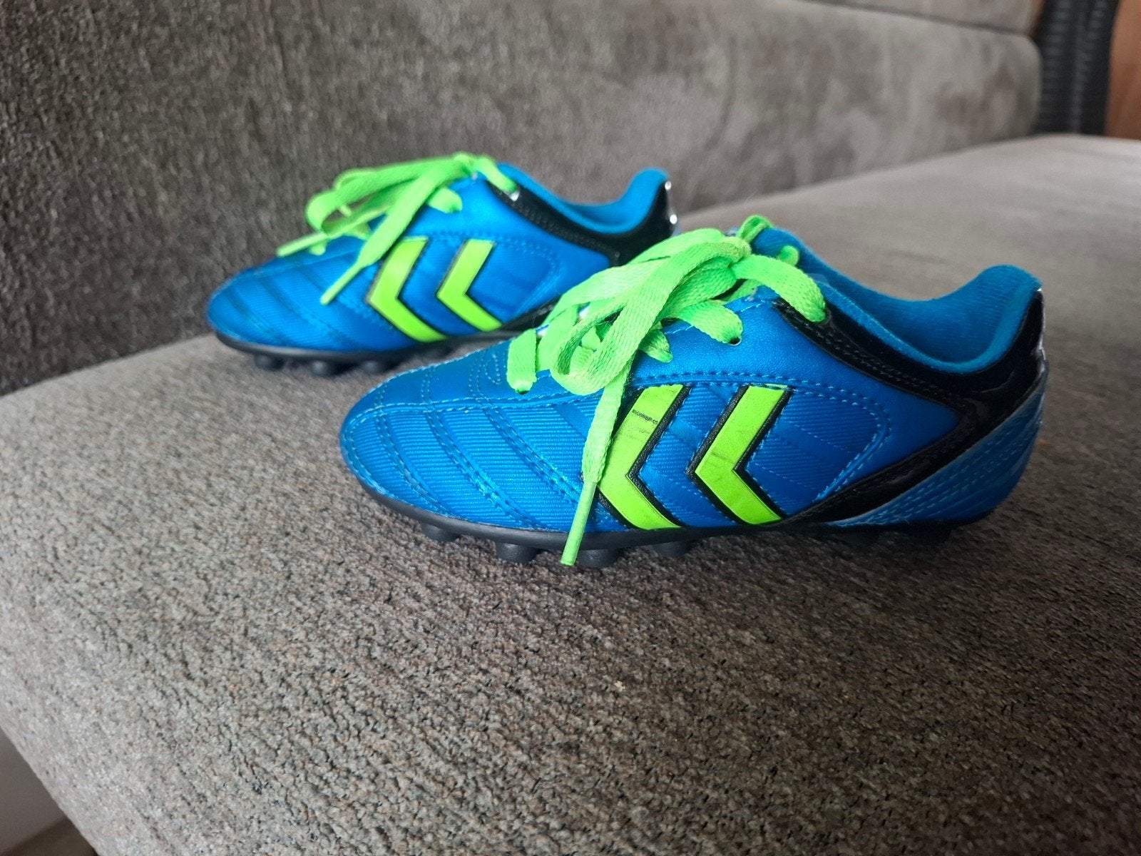 Hummel Voetbalschoenen Maat 28 - Blauw/Groen, Sport en Fitness, Maat XS of kleiner, Ophalen, Gebruikt, Schoenen