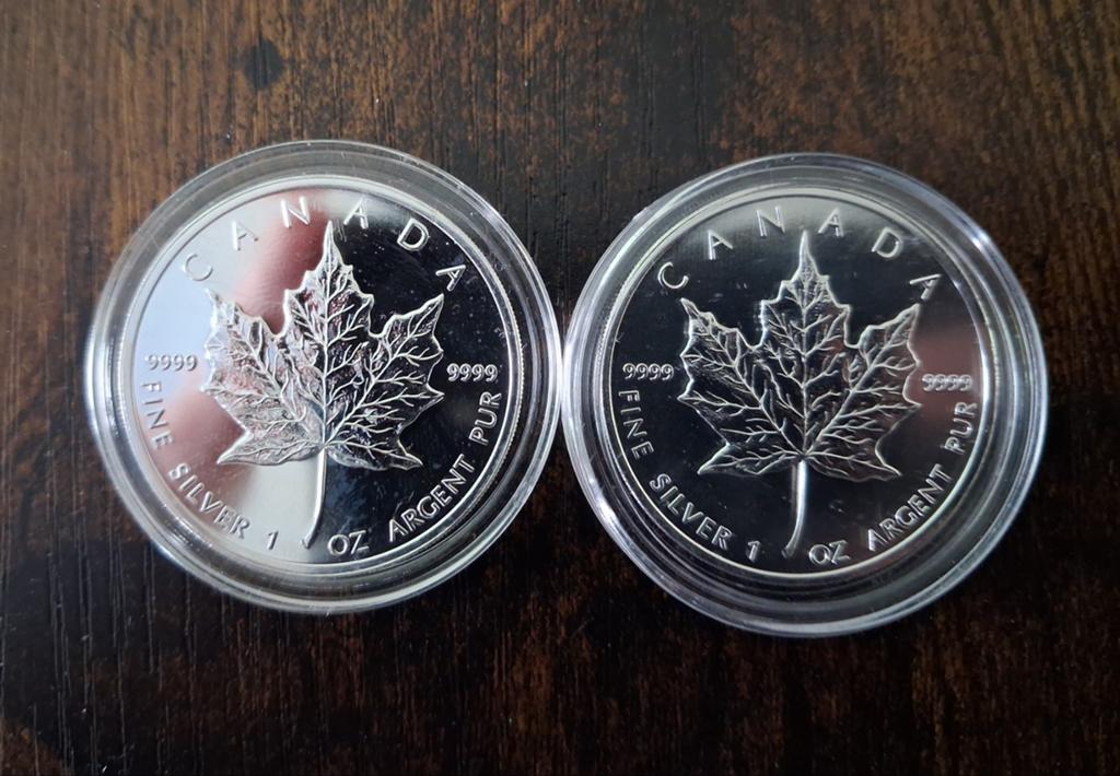 2x 1 Troy Ounce Zilveren Maple Leaf Munten, Postzegels en Munten, Edelmetalen en Baren, Ophalen of Verzenden, Zilver