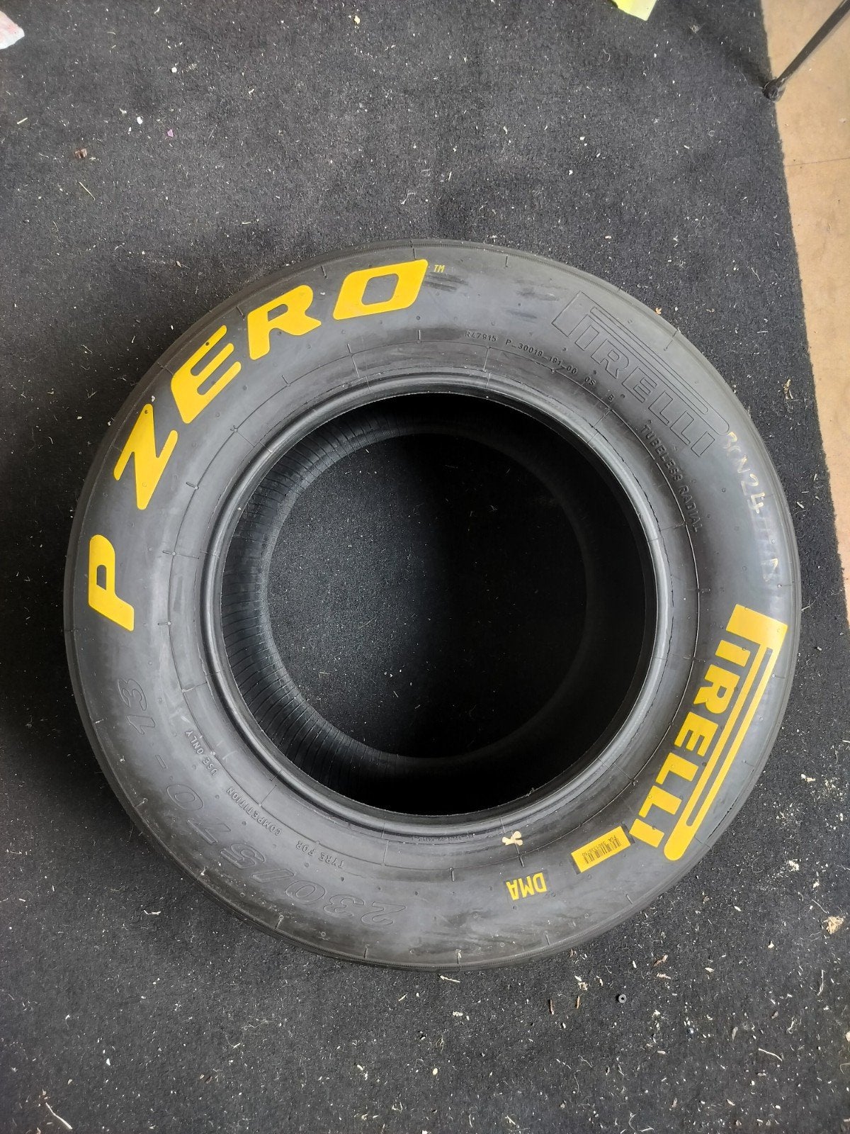 Originele formule 3 / formule 2 Pirelli slick band, Ophalen of Verzenden, Formule 1