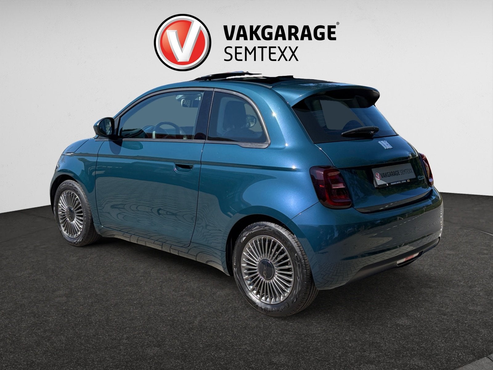 Fiat 500 E RED 42 kWh Icon | Clima | Cruise | Navi | PDC Ach, Stof, 118 pk, 4 stoelen, Grijs