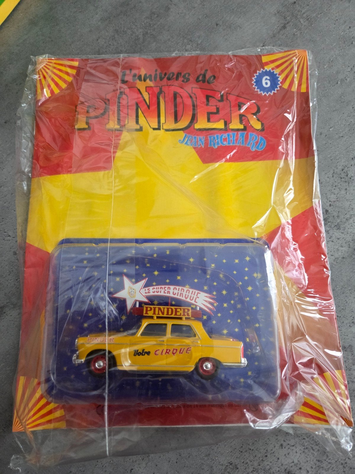Peugeot 404 Pinder Circus Modelauto's en Caravan (2 stuks), Overige merken, Auto, 1:32 tot 1:50, Nieuw
