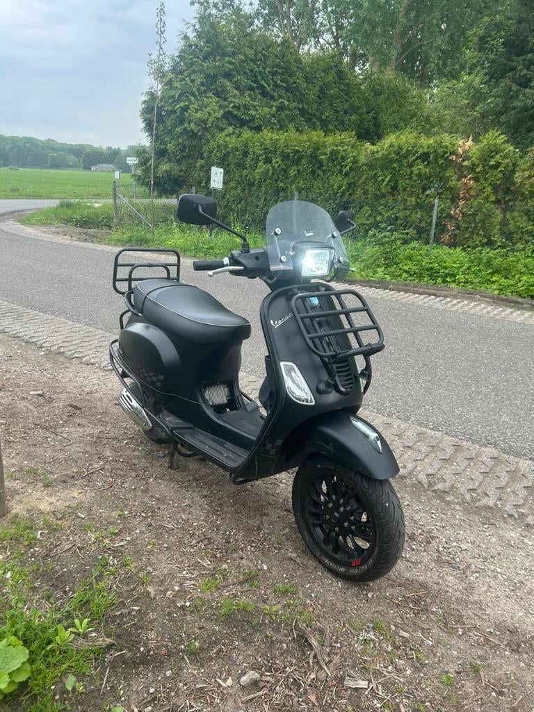 Vespa s leader 125 4t geldig brom, Ophalen, Maximaal 45 km/u, Vespa S, Zo goed als nieuw