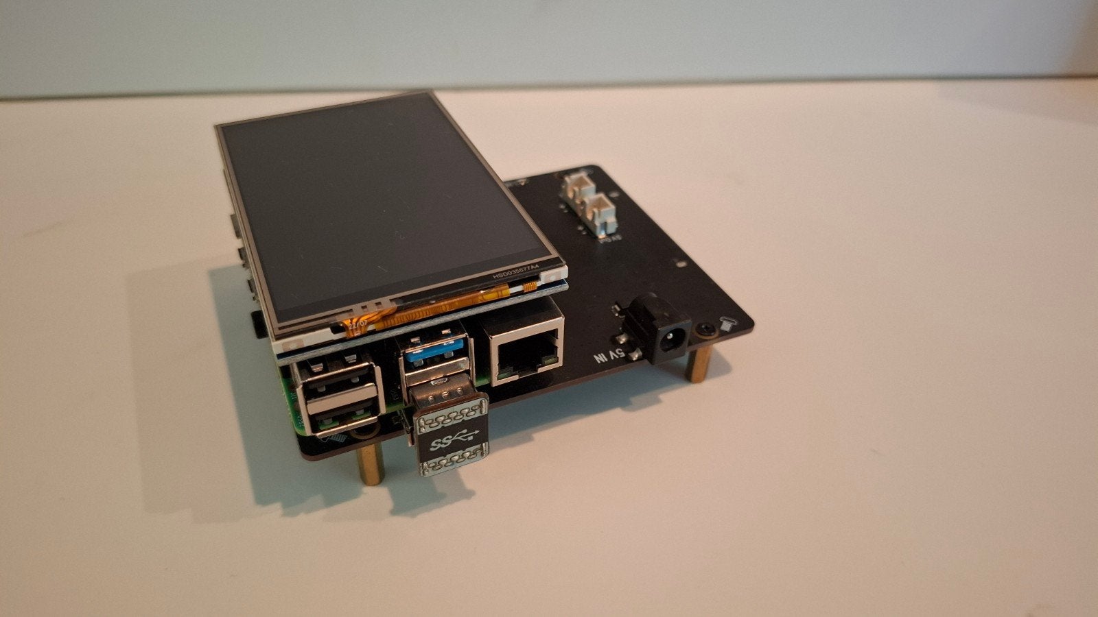 Raspberry Pi 4 met touchscreen en SSD-uitbreidings adapter, Afhankelijk van SSD, Broadcom BCM2711, Minder dan 2 Ghz, Ophalen of Verzenden