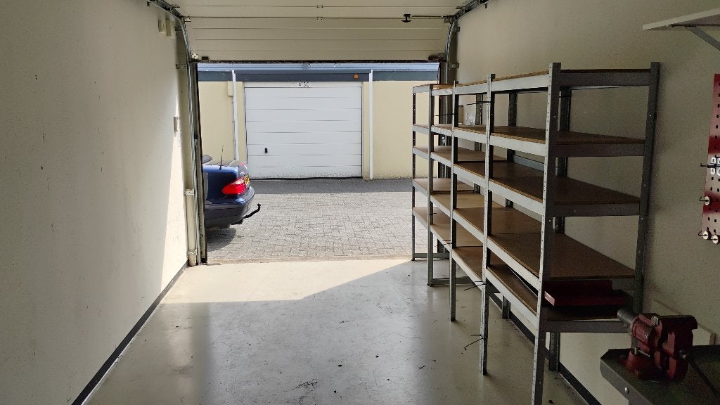 Garagebox in Almere te koop/te huur.