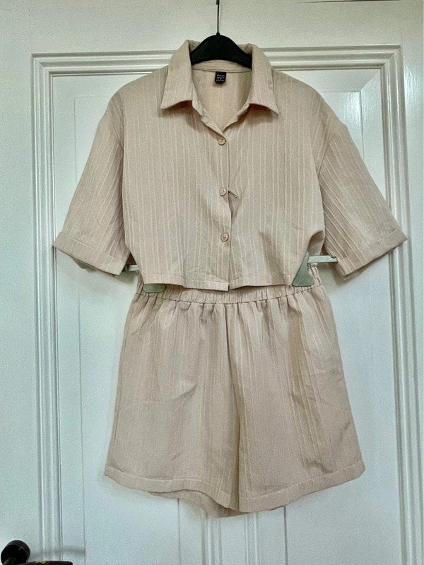 Shein beige setje M, Kleding | Dames, Blouses en Tunieken, Maat 38/40 (M), Beige, Ophalen of Verzenden, Zo goed als nieuw