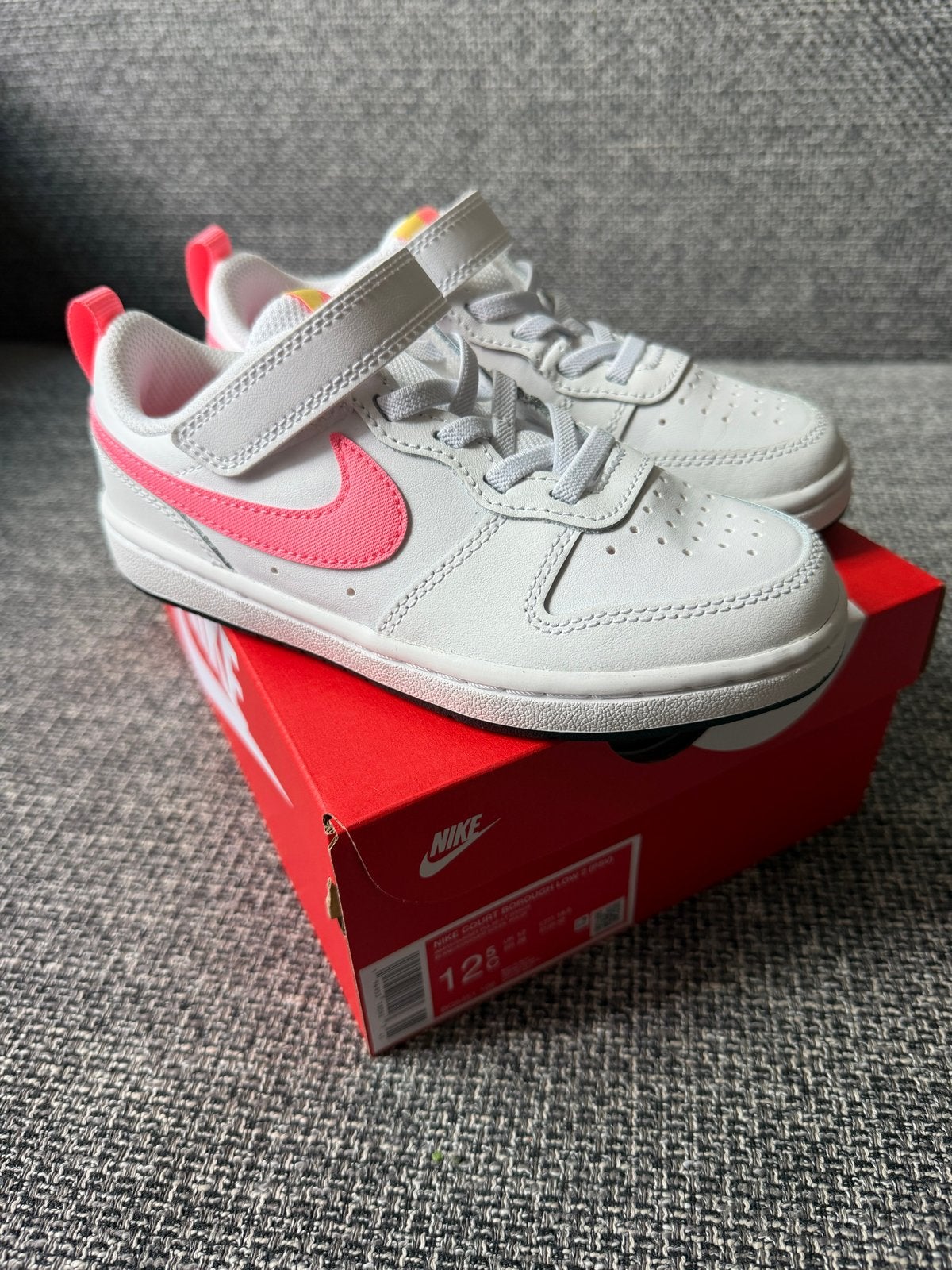 Nike Court Borough Low 2 (PSV) - Maat 30 - Nieuw, Jongen of Meisje, Schoenen, Nieuw, Ophalen of Verzenden