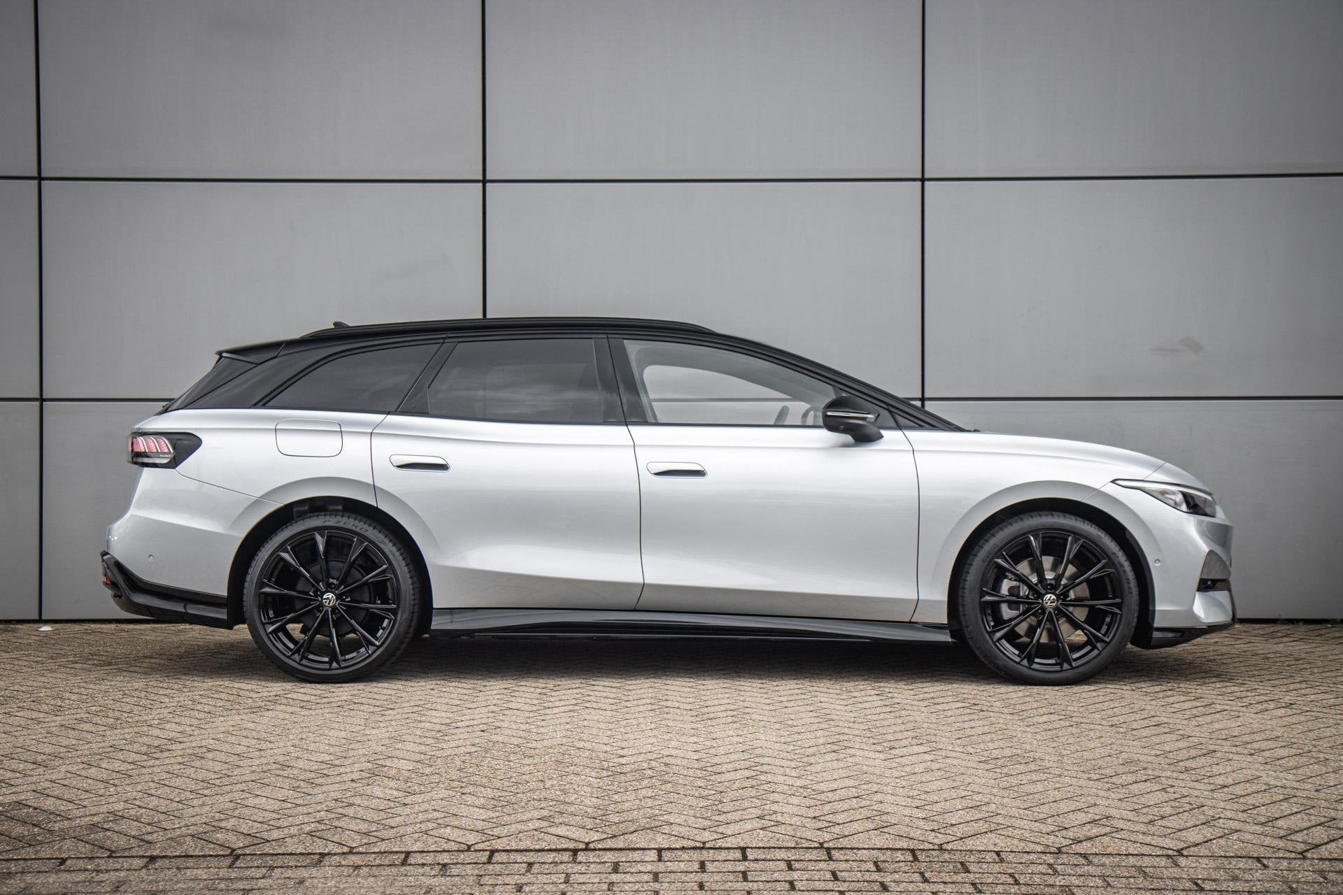 Volkswagen ID.7 Tourer 286pk Pro Limited Edition 77 kWh | Bl, Auto's, Automaat, 12 maanden, Achterwielaandrijving, Zwart