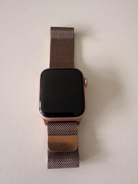 Apple Watch Series 5 – 40mm Gold, Apple Watch ⌚️, Zwart, IOS, Ophalen of Verzenden