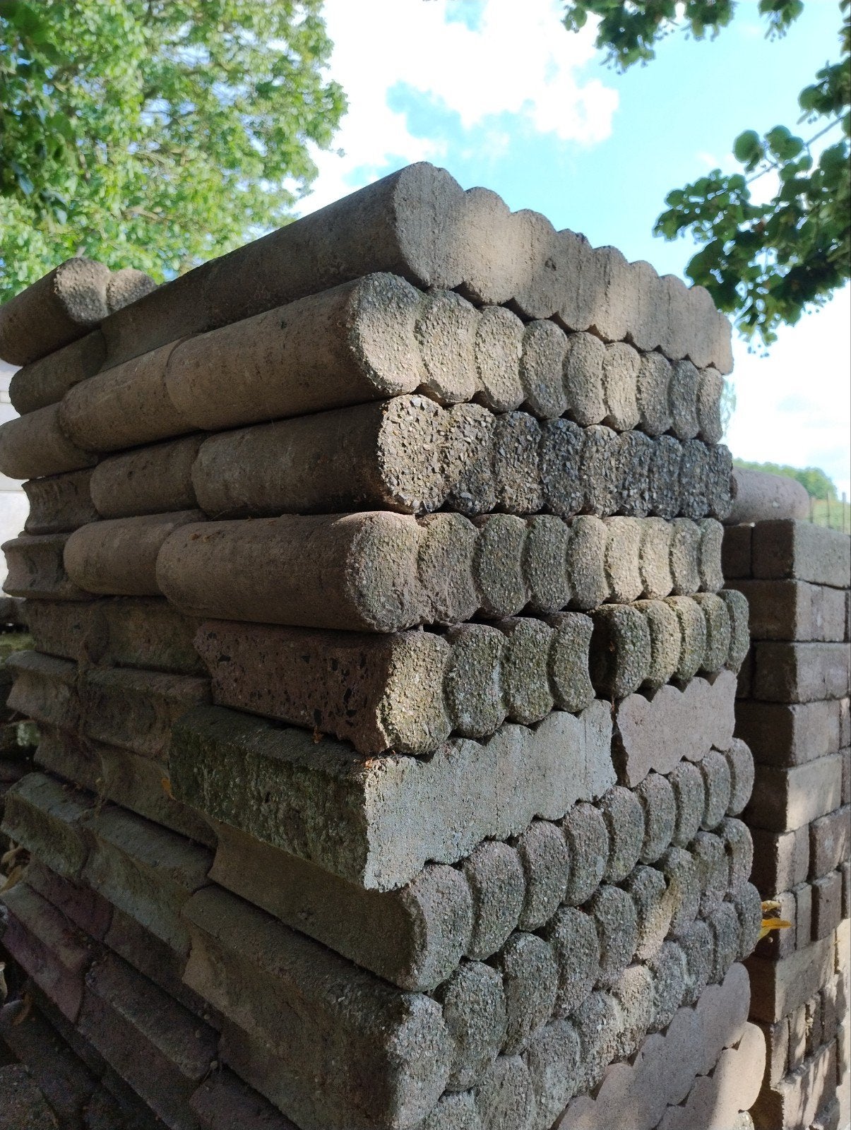 Gratis: Betonnen opsluitbandjes 50x8x25cm (ca. 50 stuks), Ophalen of Verzenden