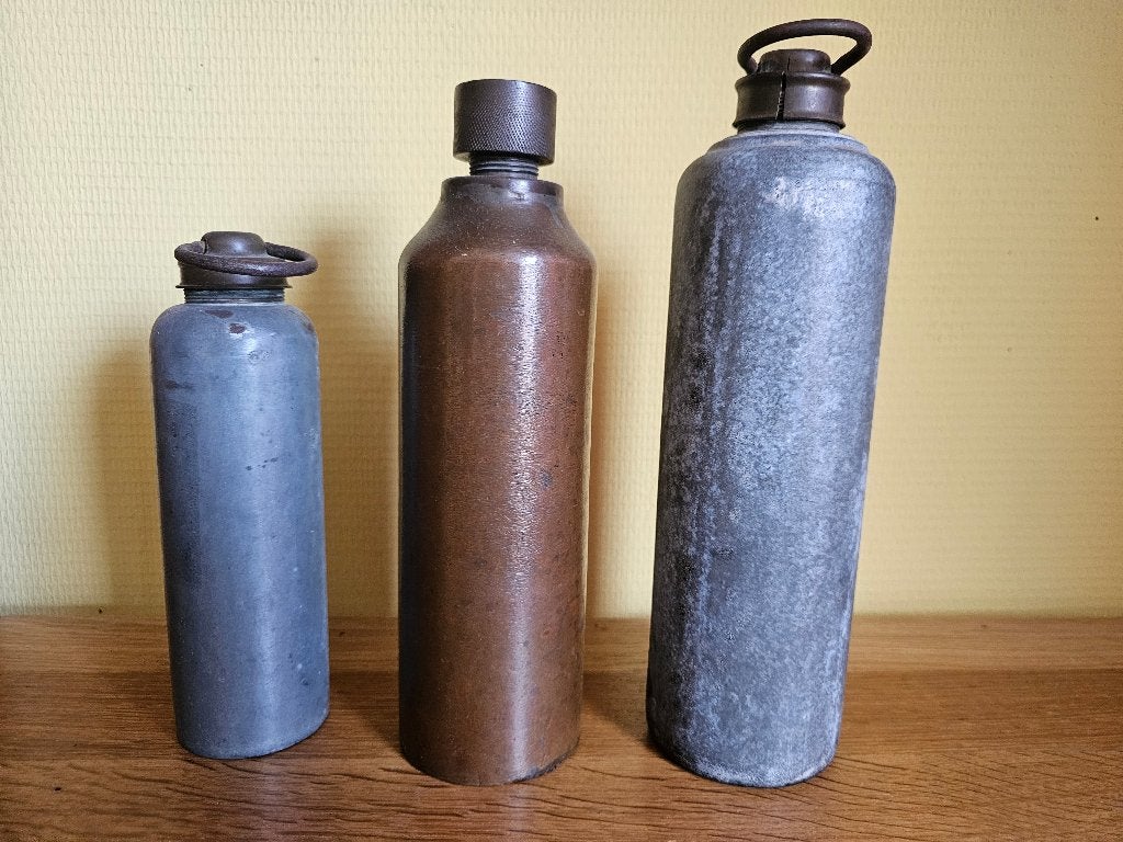 3 antieke kruiken en oude strijkbout, Ophalen of Verzenden