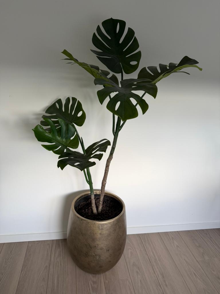 Grote kunst Monstera plant in gouden pot, Overige materialen, Rond, Binnen, Zo goed als nieuw