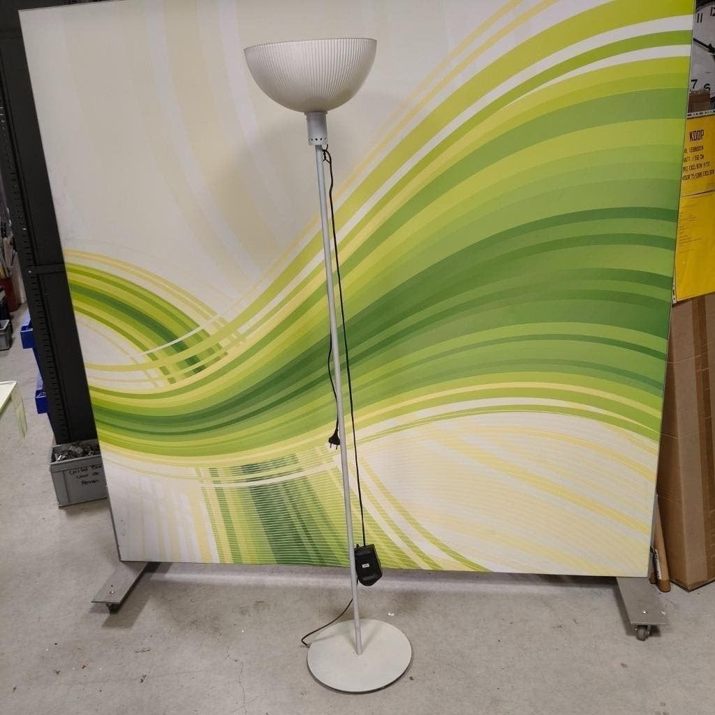 Vloerlamp met glazenkap ( kleine schade bovenrand kap), Ophalen, Gebruikt, 150 tot 200 cm