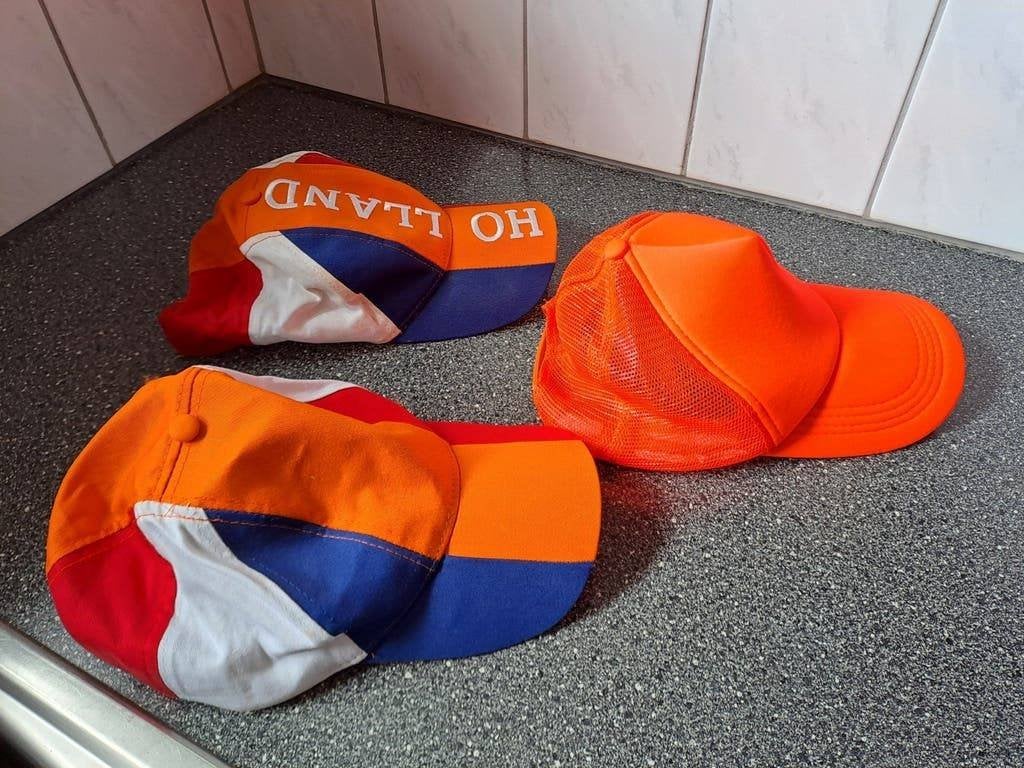 Oranje Holland house petten - 3 stuks, Onbekend, Onbekend, Ophalen of Verzenden, Zo goed als nieuw